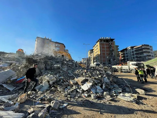 kahramanmaras-depremini-bilen-prof-dr-naci-gorurden-iki-bolge-icin-cok-carpici-uyari-endise-ediyoruz-istanbul-1675928387592.jpeg Maraş sonrası iki bölge için çok çarpıcı deprem uyarısı: Endişe ediyoruz! | İstanbul depremi... Depreme karşı en güvenli iller nereler?-4