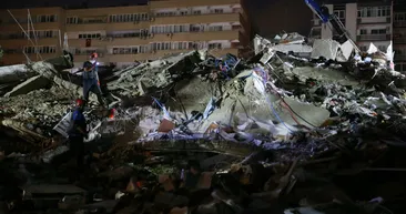 6.6 büyüklüğündeki depremin ardından Türkiye İzmir için tek yürek oldu