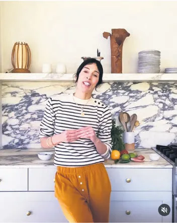 yasemin-ozilhan-abdli-fenomenin-athena-calderonenin-paylasimlarini-kopyalayinca-sosyal-medyada-gundem-oldu-1646161253350.jpg Yasemin Özilhan, ABD'li fenomenin Athena Calderone’nin paylaşımlarını kopyalayınca sosyal medyada gündem oldu-4