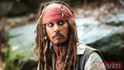 Johnny Depp Türkiye’ye geliyor! Binbir surat Johnny Depp ile selfie çekilmenin bedeli dudak uçuklattı