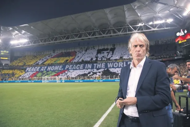 besiktasin-ingiliz-yildizi-redmond-fbahce-derbisi-oncesinde-konustu-spor-haberleri-1663890147713.jpeg Beşiktaş’ın İngiliz yıldızı Redmond F.Bahçe derbisi öncesinde konuştu | Spor haberleri-7