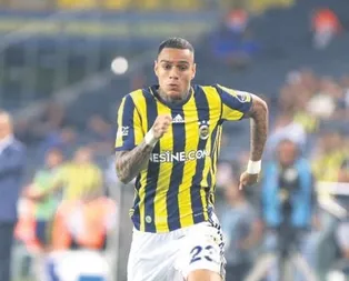 Ajax’tan Van der Wiel atağı