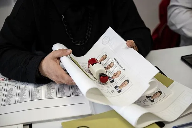 Başkan Erdoğan liderliğindeki AK Parti 3 bölgede de ilk sırada! İstanbul'da milletvekili seçimine ilişkin oy dağılımı açıklandı-8