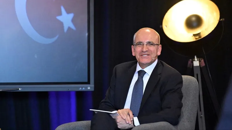 hazine-ve-maliye-bakani-mehmet-simsek-programimiz-calisiyor-finansal-gostergelerimiz-iyilesiyor-1715871946578.jpeg Hazine ve Maliye Bakanı Mehmet Şimşek: Programımız çalışıyor, finansal göstergelerimiz iyileşiyor-3