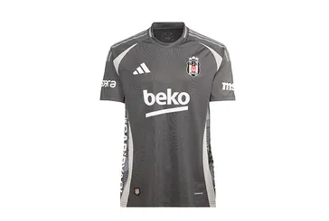 Beşiktaş 4. formasını tanıttı