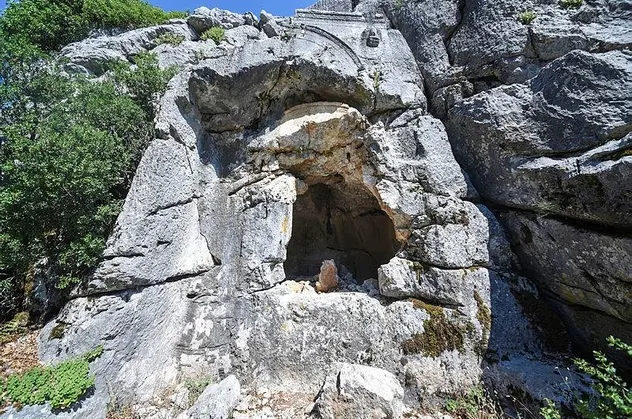 Alanya'daki Ayasofya'da isyan ettiren tarih talanı! "Medusa başı" yok edildi...