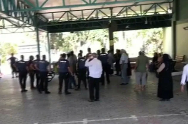 Mersin'de mezarlıkta kavga! Cenazede birbirlerine girdiler: 6 yaralı