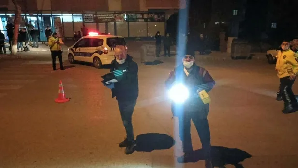 corumda-cinayet-gibi-kaza-1-olu-2-yarali-surucu-olay-yerinden-kacti-1615749902384.jpeg