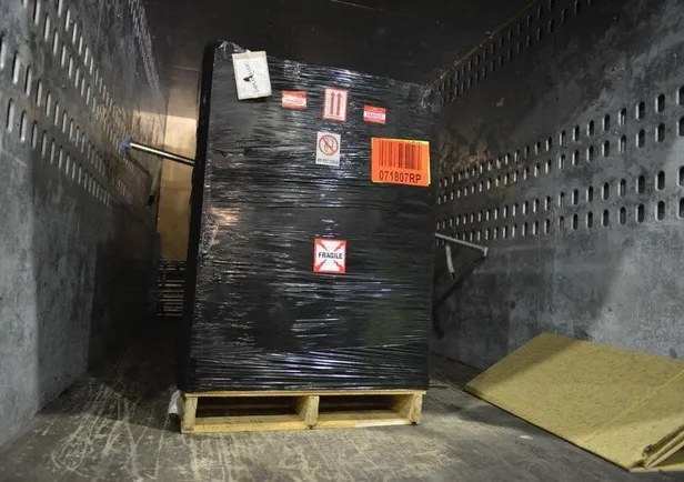 turkiyeden-kacirilan-bin-700-yillik-ana-tanrica-kybele-heykeli-turkiyeye-getirildi-bereketin-sembolu-1607804481196.jpeg Türkiye'den kaçırılan bin 700 yıllık ana tanrıça Kybele heykeli Türkiye'ye getirildi! Bereketin sembolü...-6