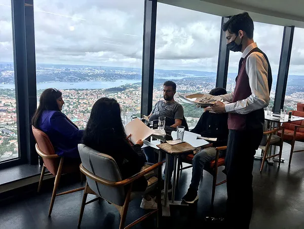 camlica-kulesine-rekor-ziyaretci-akini1-milyonu-asti-1680092598171.jpg Çamlıca Kulesi'ne rekor ziyaretçi akını:1 milyonu aştı!-4