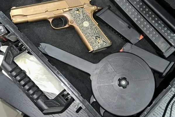 Interpol kırmızı bültenle arıyordu! Emniyet yakaladı