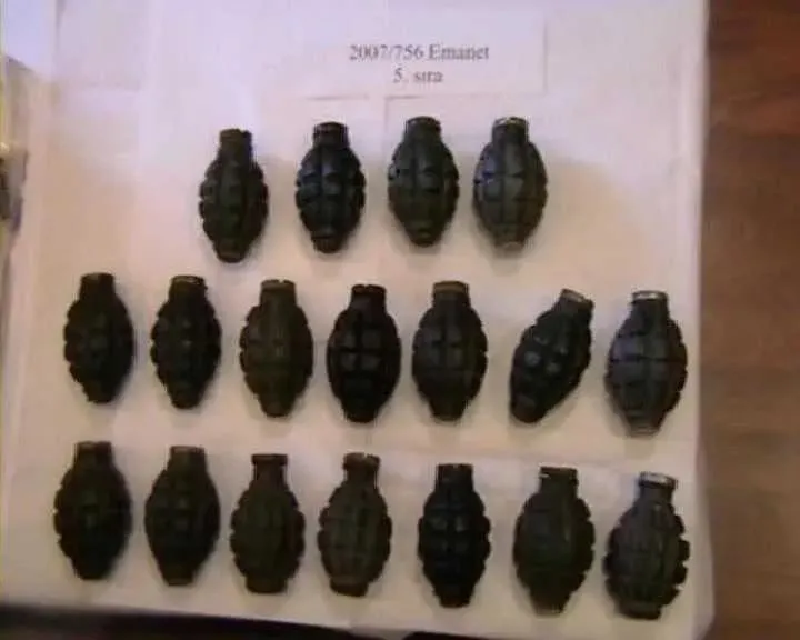 Bulunan el bombaları (Takvim.com.tr/Arşiv)