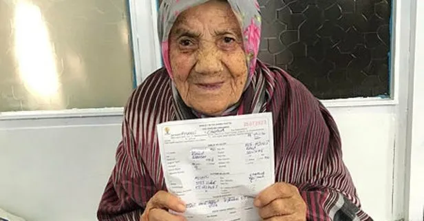 Başkan Erdoğan sevgisi yaş dinlemedi! 112 yaşında AK Parti’ye üye oldu!