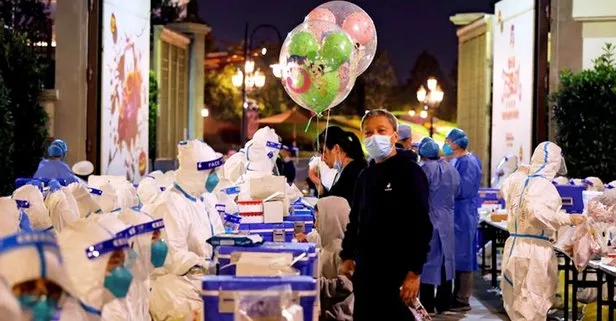 Çin, bir kişide Kovid-19 tespit edilince Şanghay’daki Disneyland parkında bulunan 34 bin kişiyi karantinaya aldı