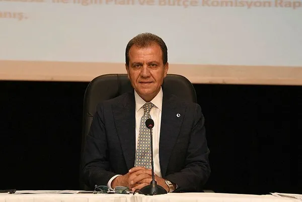 milet-ac-algisi-yapanlarin-ikiyuzlulugu-chpli-vahap-secer-yilbasi-icin-koli-koli-sarap-dagittirdi-1609346723693.jpeg "Millet aç" algısı yapanların ikiyüzlülüğü: CHP'li Vahap Seçer yılbaşı için koli koli şarap dağıttırdı-5