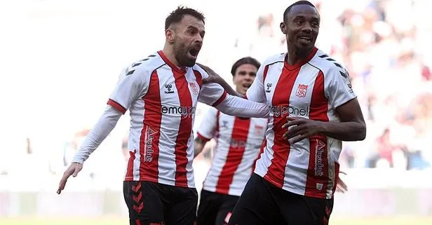Çalımbay hasreti bitirdi: Sivasspor, Göztepe’yi 3-1’lik skorla mağlup etti!