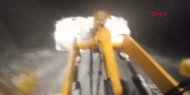 duzcenin-golyaka-ilcesindeki-karduz-yaylasinda-mahsur-kalan-17-kisi-kurtarildi-1700432126036.jpeg Düzce'nin Gölyaka ilçesindeki Kardüz Yaylası'nda mahsur kalan 17 kişi kurtarıldı-2