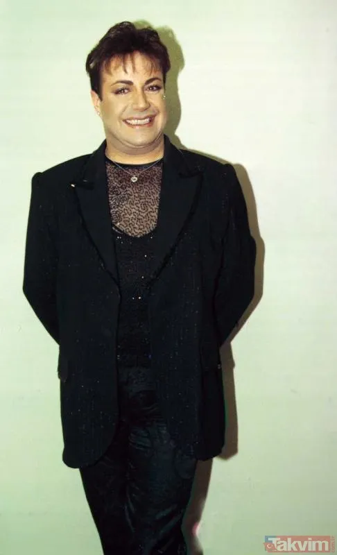 Fatih Ürek son yolculuğuna uğurlanıyor: Sevenleri tabutunun başında gözyaşlarına boğuldu - 11