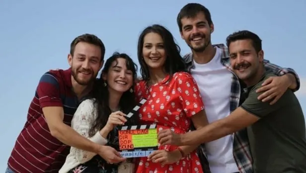 17-aralik-bugun-gonul-dagi-yeni-bolumu-var-mi-17-aralik-trt-1-yayin-akisi-gonul-dagi-ne-zaman-basliyor-1671292982628.jpg 17 Aralık bugün Gönül Dağı yeni bölümü var mı? 17 Aralık TRT 1 YAYIN AKIŞI || Gönül Dağı ne zaman başlıyor?-2