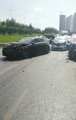 İstanbul'da zincirleme kaza!