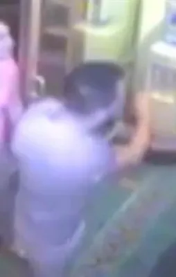 Müezzine saldıran şahıs CHP'li ismin oğlu çıktı!