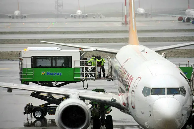 İstanbul Havalimanı'nda panik anları! Yolcu uçağı acil iniş yaptı