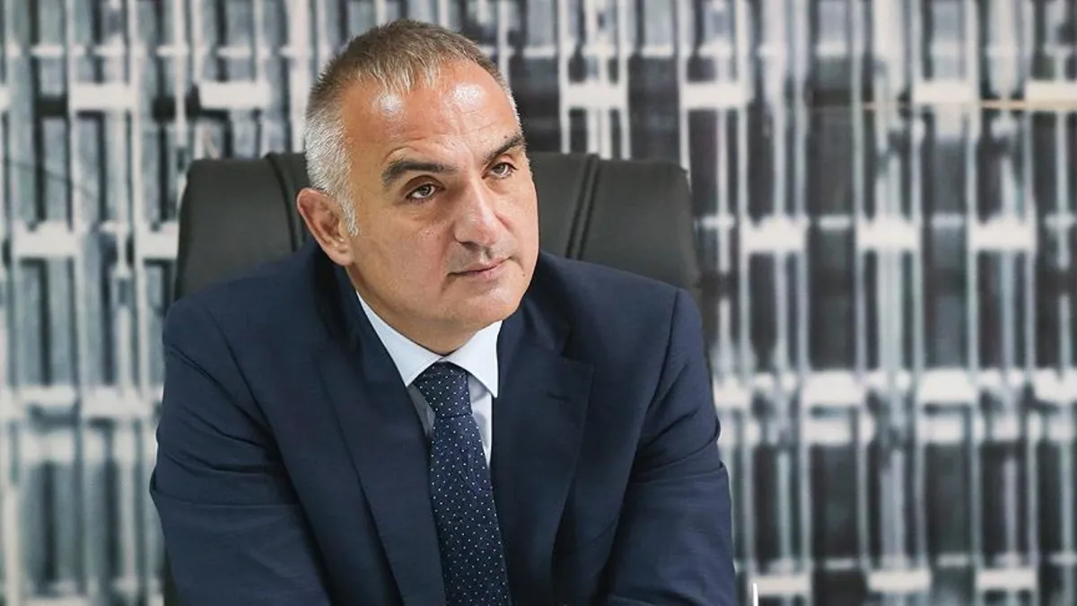 Bakan duyurdu: İlk 9 ayda turist sayısında ve gelirde rekor kırıldı