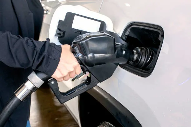indrim-yolda-motorine-indirim-var-mi-23-eylul-benzin-lpg-motorin-guncel-fiyatlari-ne-kadar-istanbul-ankara-izm-1663938124648.jpg İNDİRİM YOLDA! Motorine indirim var mı? 23 Eylül benzin, LPG, motorin güncel fiyatları ne kadar? İstanbul, Ankara, İzmir akaryakıt fiyatları...-5
