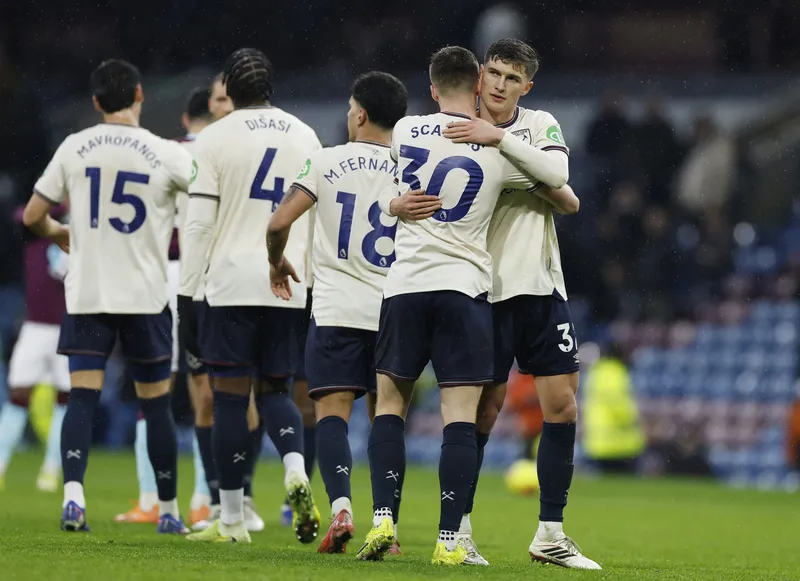 londrada-dev-randevu-west-ham-premier-ligde-manchester-unitedi-agirliyor-1770720727688.jpg Londra’da dev randevu: West Ham Premier Lig'de Manchester United'ı ağırlıyor-3