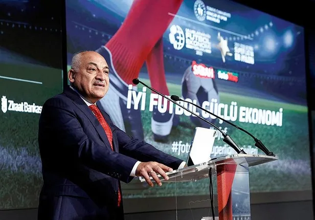 turkuvaz-medyada-futbol-zirvesi-en-iyiler-belli-oldu-1668003831814.jpeg Turkuvaz Medya'da futbol zirvesi! En iyiler belli oldu... İşte ödül alan isimler-9