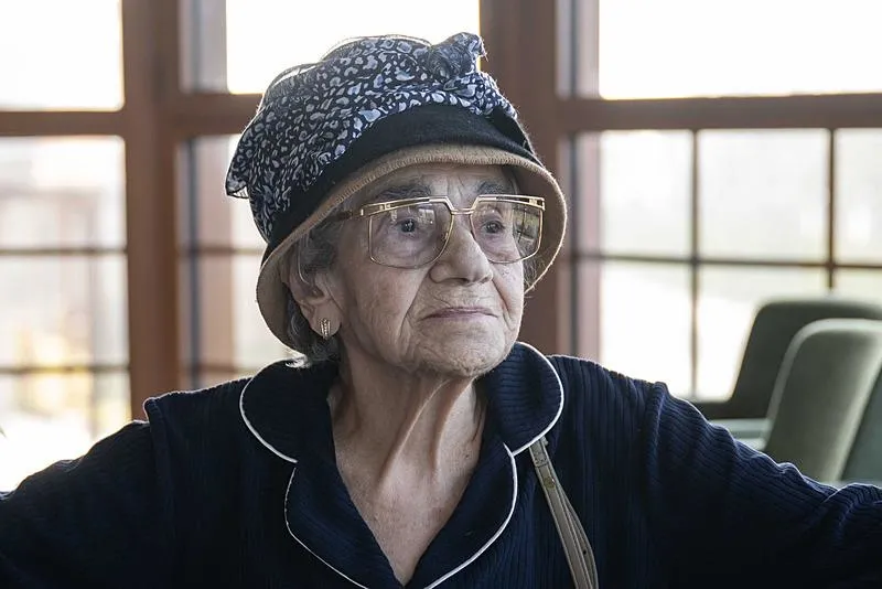 Başkan Erdoğan'ın Darülaceze ziyaretinde ʺKimsem yok.ʺ demesi üzerine ʺBiz varız.ʺ diyerek karşılık verdiği Suzan Tosun AA muhabirine konuştu. (AA)