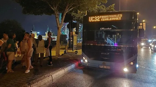 antalyada-klimayi-acmayan-sofor-tepki-gelince-otobusten-indi-psikolojim-bozuldu-1691405774628.jpeg