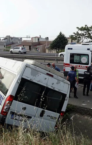 Son dakika: Tekirdağ'da işçi servisi devrildi: 5 yaralı