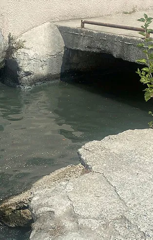 Çengelköy'de isyan ettiren koku! Vantilatörü gören "pes" dedi