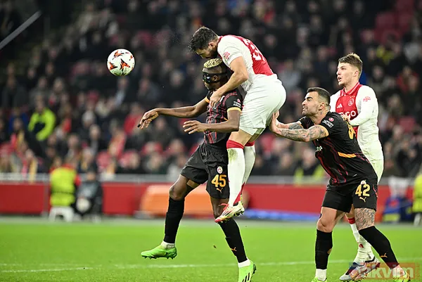 Galatasaraylı Oyuncular Havaya Girmiş. Berkan Ve Yunus Özellikle. Aldırdığınız 10 Milyon Euro'luk Jelert'de Hiçbir Şey Yok. Baş Sorumlusu Okan Buruk'tur. Çıkıp...