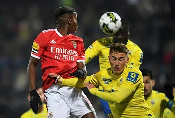 fenerbahceye-yeni-teklif-benficanin-24-yasindaki-on-liberosu-florentino-luis-kanaryaya-mi-geliyor-1697758326826.jpeg Fenerbahçe'ye yeni teklif! Benfica’nın 24 yaşındaki ön liberosu Florentino Luis Kanarya'ya mı geliyor?-4