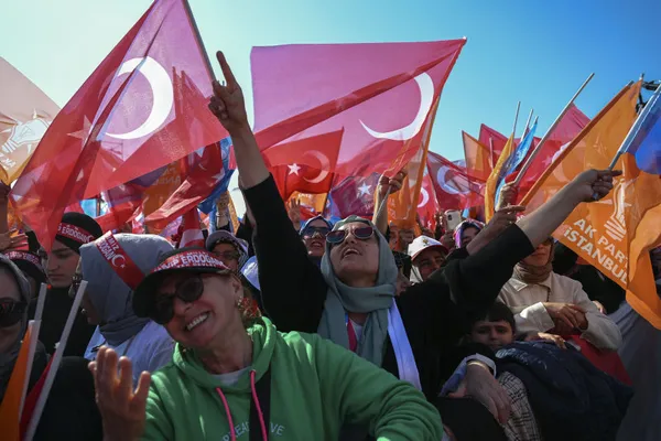 kuresel-ceteye-diz-cokturen-irade-buyuk-istanbul-mitingi-yuzlerini-dusurdu-1683522889901.jpg Küresel çeteye diz çöktüren irade: 'Büyük İstanbul Mitingi' yüzlerini düşürdü! Fransız hayal kırıklığına uğradı: Erdoğan'ın güç gösterisi-3