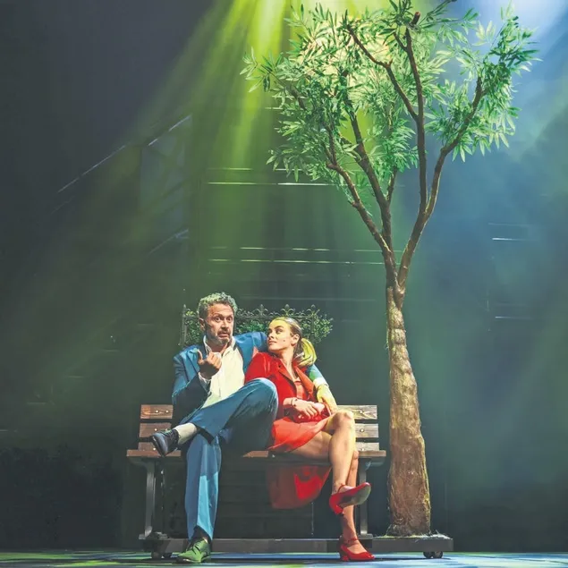 Galada ünlüler geçidi