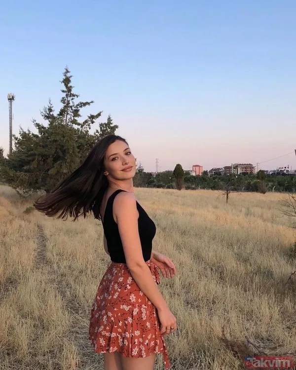 O Bazen Sessizliğiyle Bile Kırılacağını Da Bilerek Her Duygusunu Belli Etti, Vazgeçmedi Uzun Süre. Bu Haline Çok Saygı Duydum Ve Oraları Oynarken Çok Keyif...