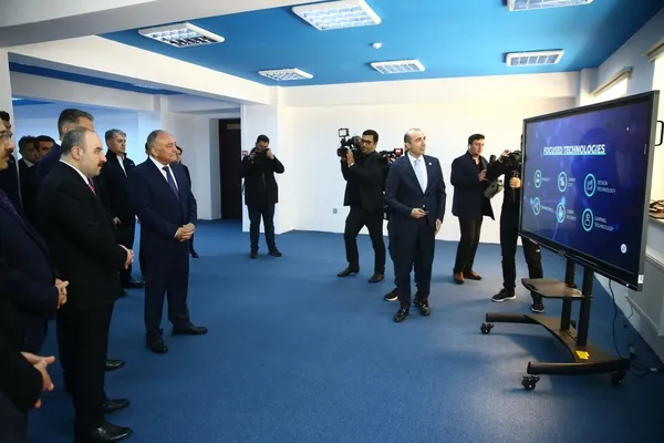 Togg sırası Gardaş Azerbaycan'da! İkinci anahtar Azerbaycan Cumhurbaşkanı İlham Aliyev'e teslim edildi-17