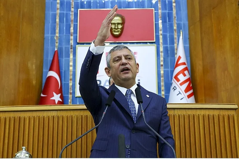 ozgur-ozel-kurultay-kavgasini-avrupaya-tasidi-yargiyi-hedef-aldi-1791984400758.jpeg Özgür Özel, De Volkskrant’ta Türk yargısını hedef aldı: İmamoğlu’nun diploma iptalini ve kurultay kavgasını Avrupa’ya taşıdı-2