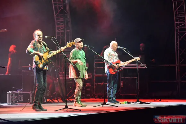 Üçüncü kez kansere yakalanmıştı! Özkan Uğur aylar sonra MFÖ konserinde hayranlarıyla buluştu - 3