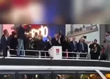 CHP'li Battal İlgezdi seçmenle adeta dalga geçti!