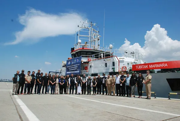 deprem-arastirmasinda-ilk-seferini-tamamlayan-tubitak-marmara-arastirma-gemisi-izmirde-on-bilgilerin-tumu-elde-edildi-1623601761516.jpg Deprem araştırmasında ilk seferini tamamlayan TÜBİTAK Marmara Araştırma Gemisi, İzmir'de: Ön bilgilerin tümü elde edildi-6