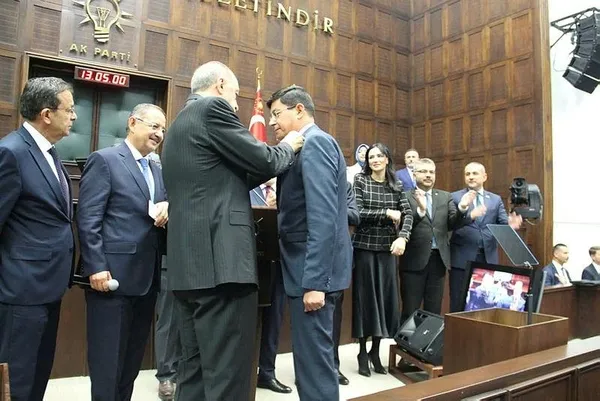 baskan-erdoganin-cagrisi-sonrasi-iyi-part-ve-chpde-kopus-iki-isim-ak-partiye-katildi-1669207402773.jpeg Başkan Erdoğan'ın çağrısı sonrası İYİ Parti ve CHP'de kopuş! İki isim AK Parti'ye katıldı-6