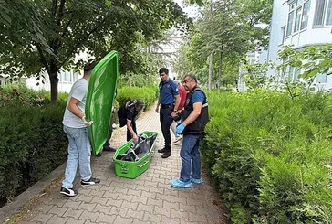 Üvey kızı evde ölü buldu