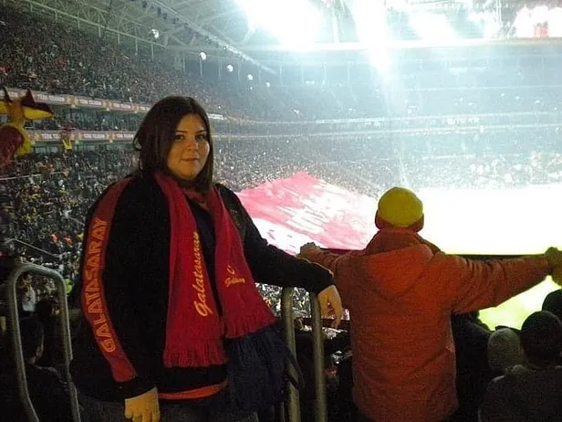 Pelin Öztekin dondurucu soğuğu bu pozlarıyla sıcacık etti! 93 kilo veren Pelin bikini giyemediği günlerin acısını çıkarıyor-4