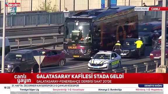 Galatasaray takım otobüsü stada ulaştı