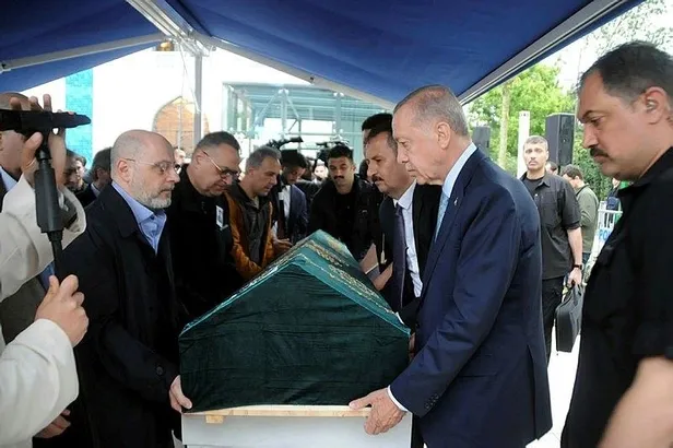 Gazeteci-yazar Engin Ardıç'a veda: Başkan Erdoğan cenaze törenine katıldı-2