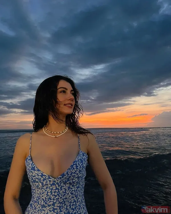 Burcu Özberk siyahlar içinde ortalığı salladı! Yakın dostu Beril Pozam’ın düğününde göz kamaştırdı! - 4